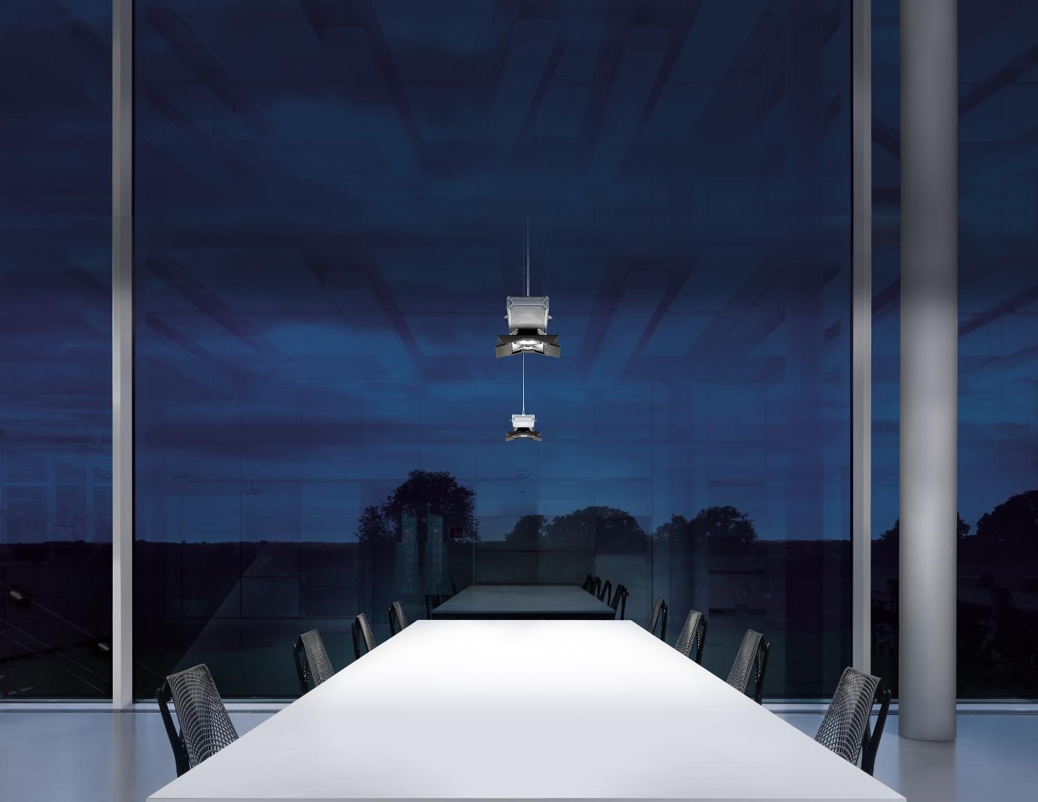 Cu-Beam Duo light in meeting room